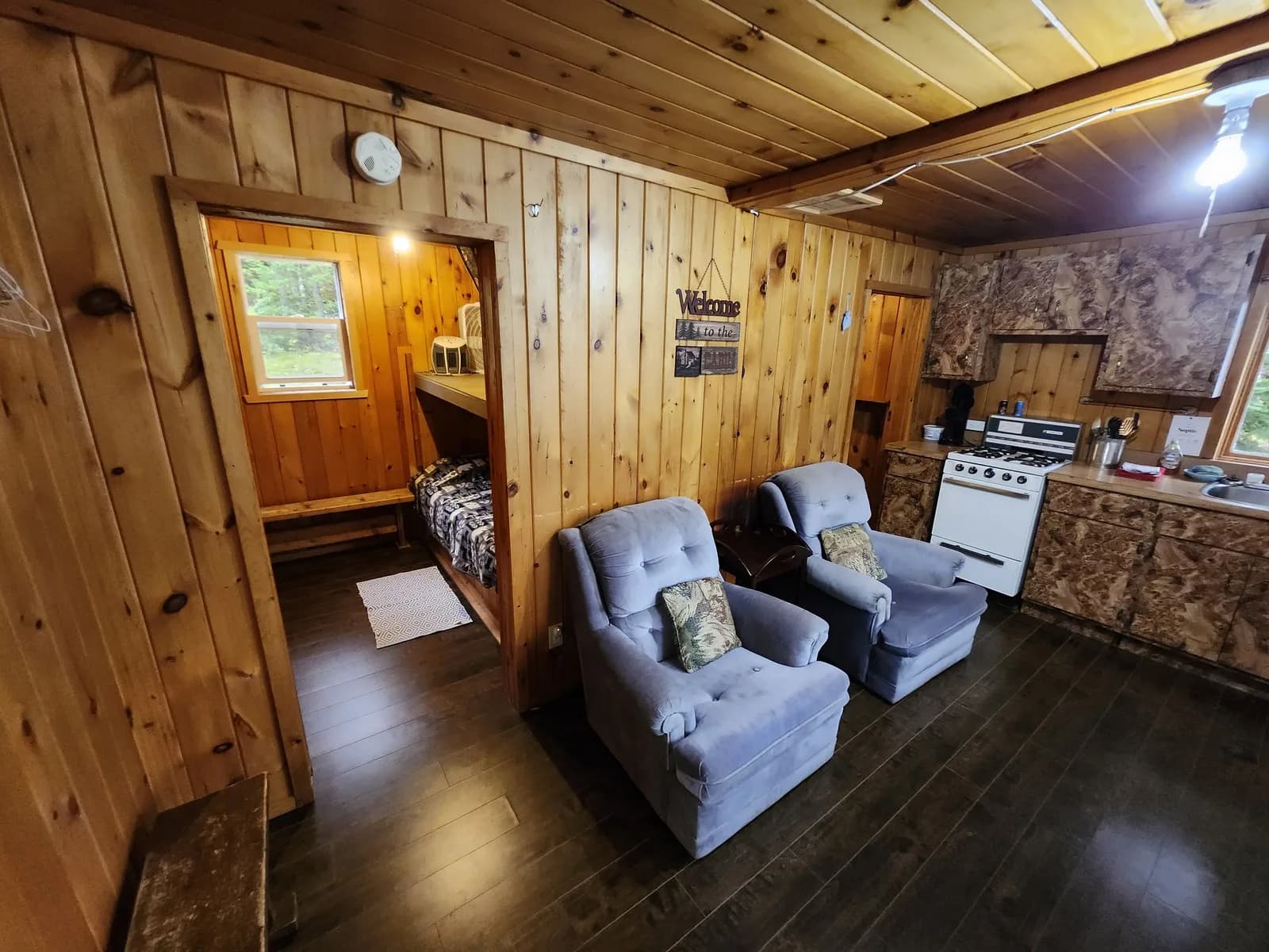 Cabin 4 - Photo 3