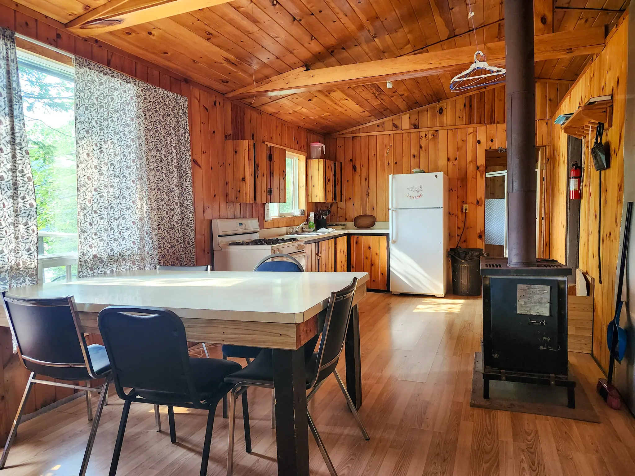 Pipestone Lodge Cabins